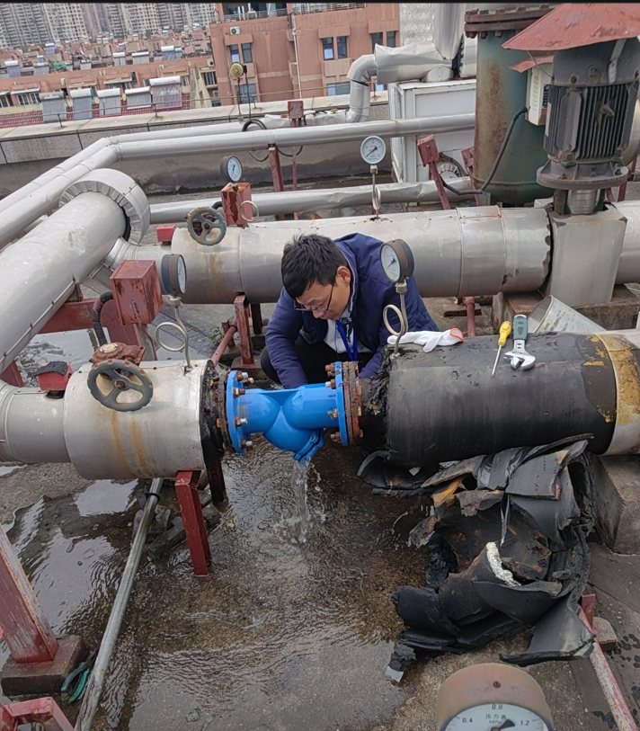 如何更换排水泵