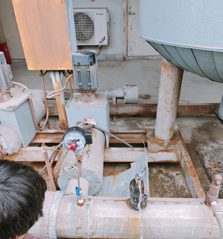 特灵中央空调水机排水泵如何更换